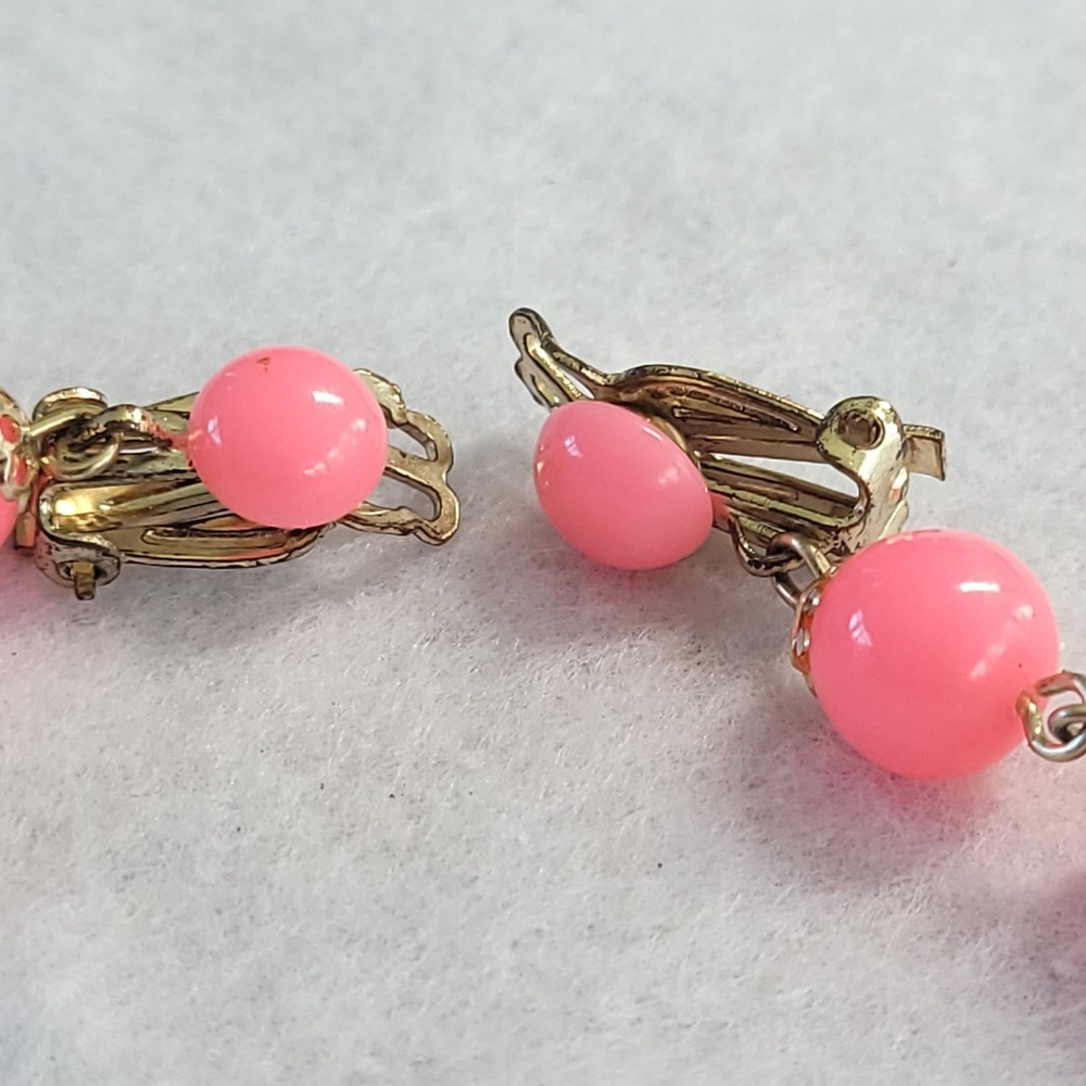 Vintage Japan Pink Bead Clip On Earrings Gold Tone Mod Dangle